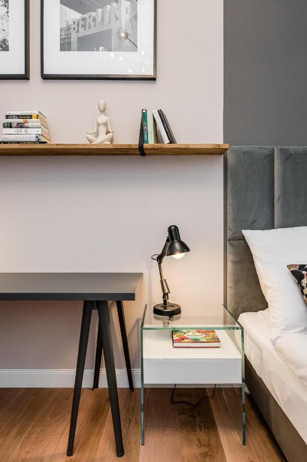 Neues Design-Apartment In Friedrichshain Berlino Esterno foto